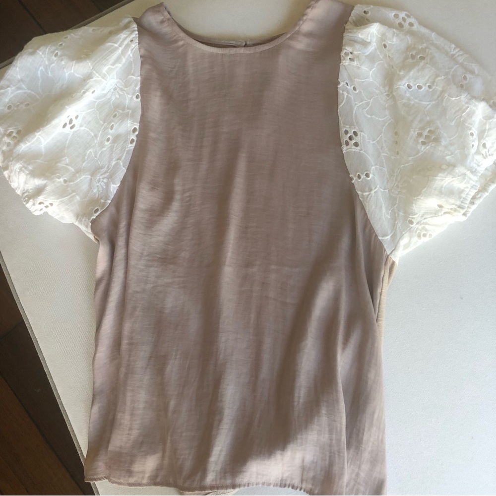 Dolan White Eyelet Puffy Sleeve Top❗️